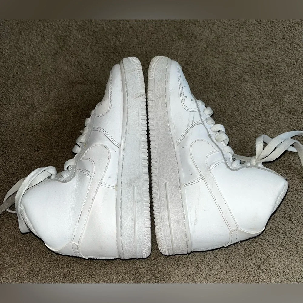 Nike Youth size 4Y White Air Force 1 High Top Sneakers